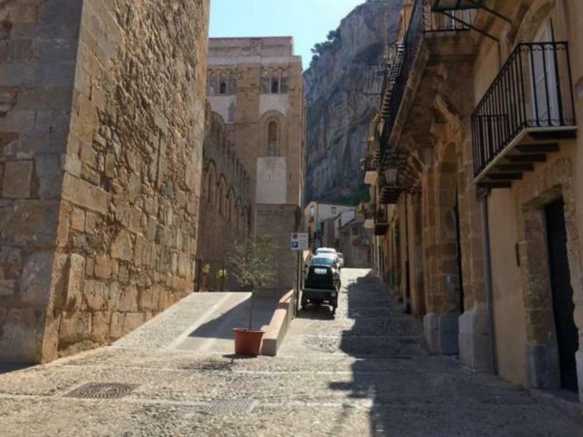 Cefalu Cathedral Palace 외부 사진